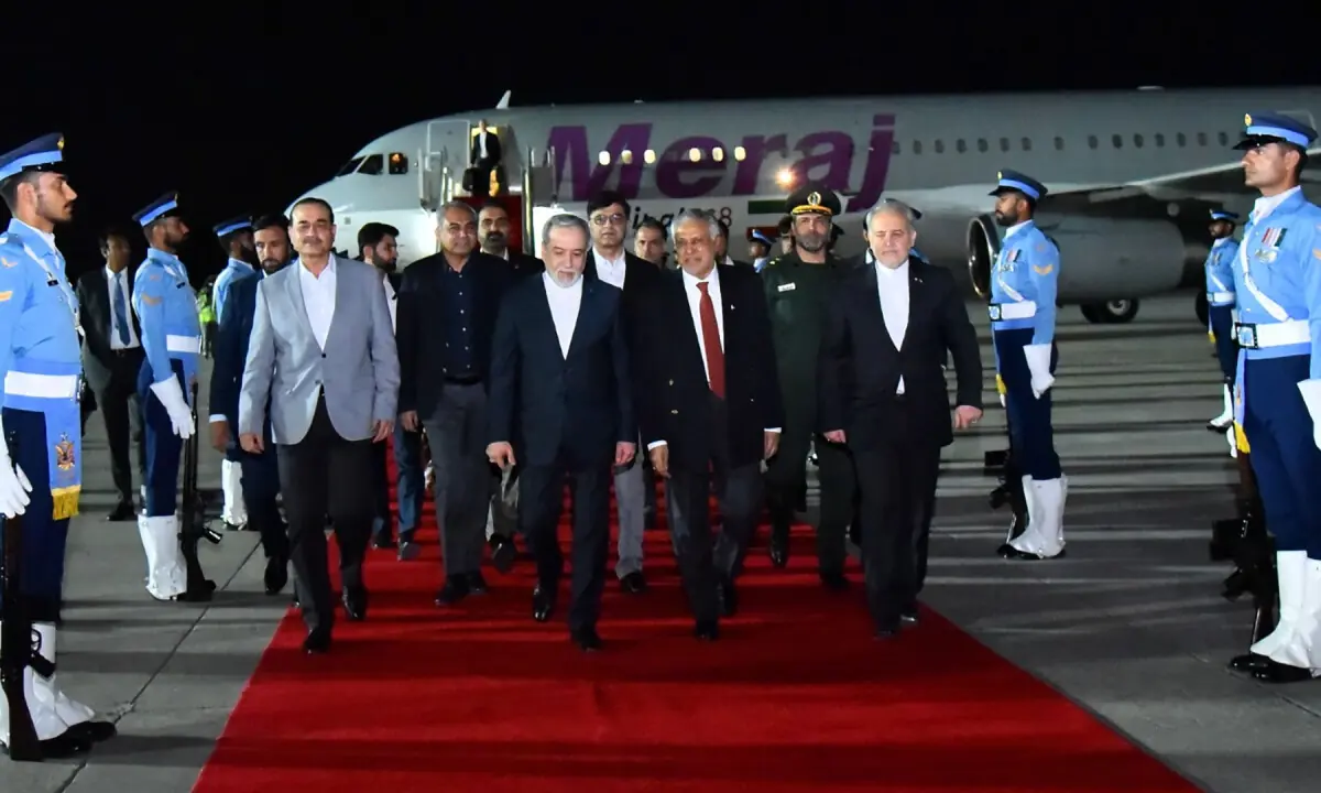 Iranian delegation led by FM Araghchi lands in Islamabad; arrival of US representatives expected as well
