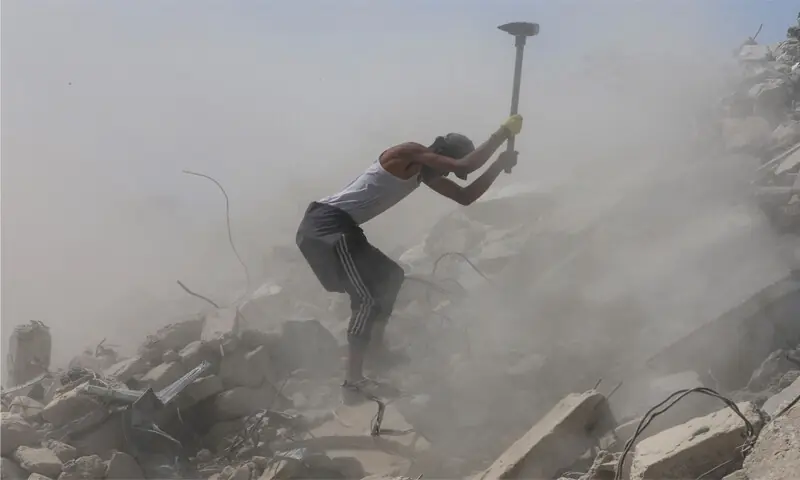 Palestinians use war rubble to restore shattered Gaza streets