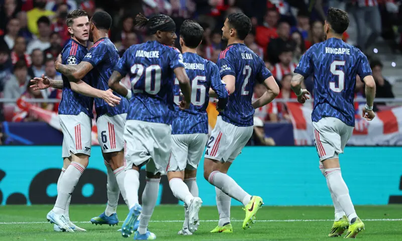  ARSENAL&rsquo;S Viktor Gyokeres (L) celebrates with team-mates after scoring against Atletico Madrid.&mdash;AFP 