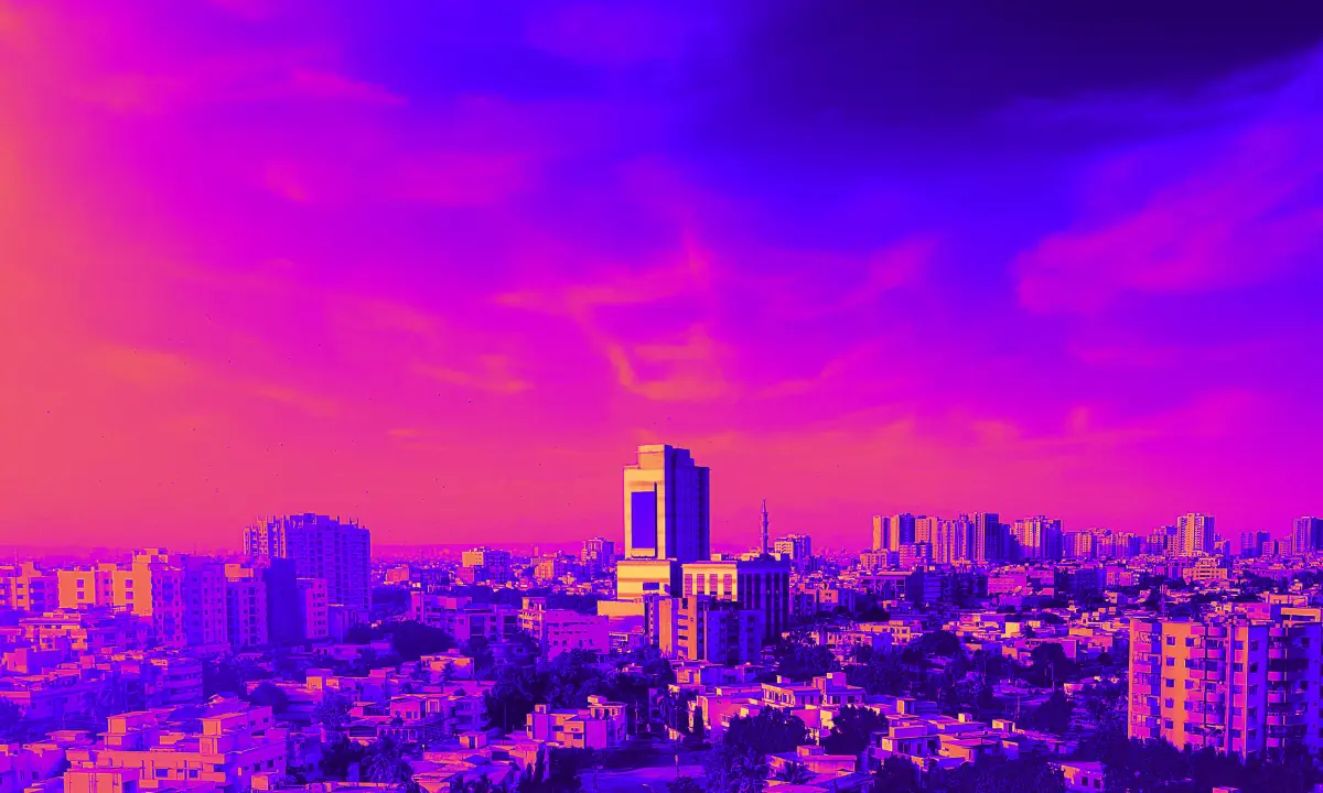 As temperatures rise in Karachi, here's what to do to get through the blistering heat