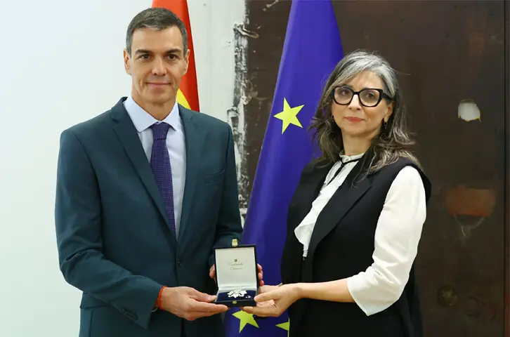  SPANISH Prime Minister Pedro Sanchez (left) gives the Order of Civil Merit award to United Nations Special Rapporteur Francesca Albanese.&mdash;AFP 