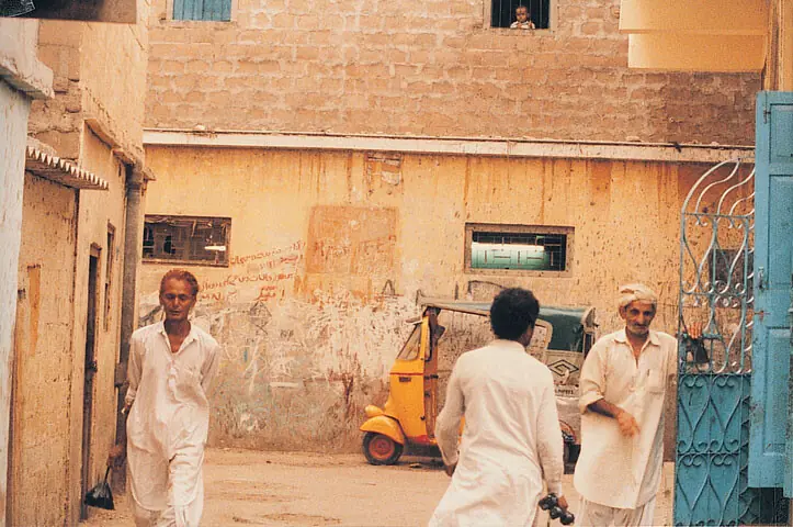  Many of Lyari&rsquo;s residents work as daily wage earners, manual labourers or construction workers | White Star 