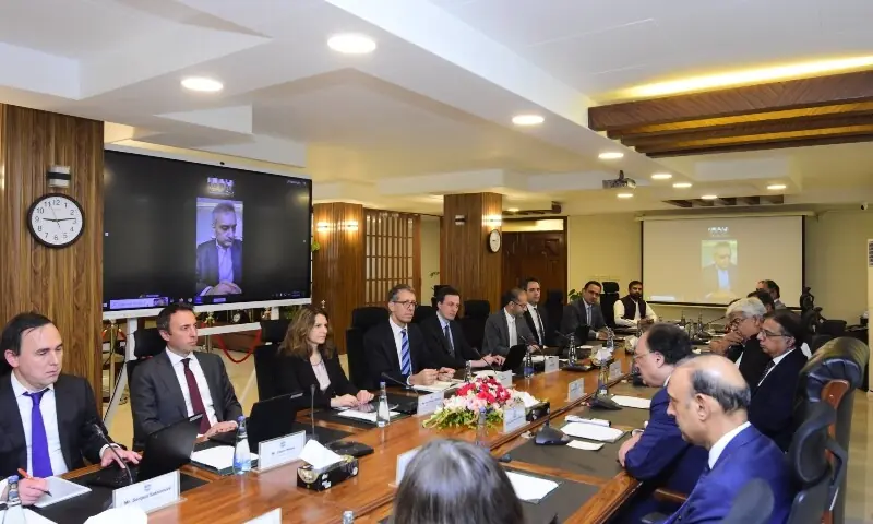 Finance minister discusses budget preparations with visiting IMF mission