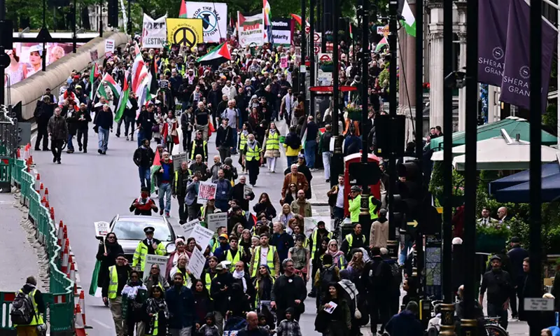 London streets swell with rival protests over Gaza, immigration