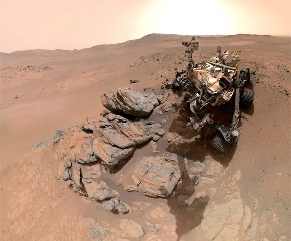 THE Perseverance rover takes a self-portrait against a sweeping backdrop of ancient Martian terrain at a location the science team calls ‘Lac de Charmes’.—Reuters