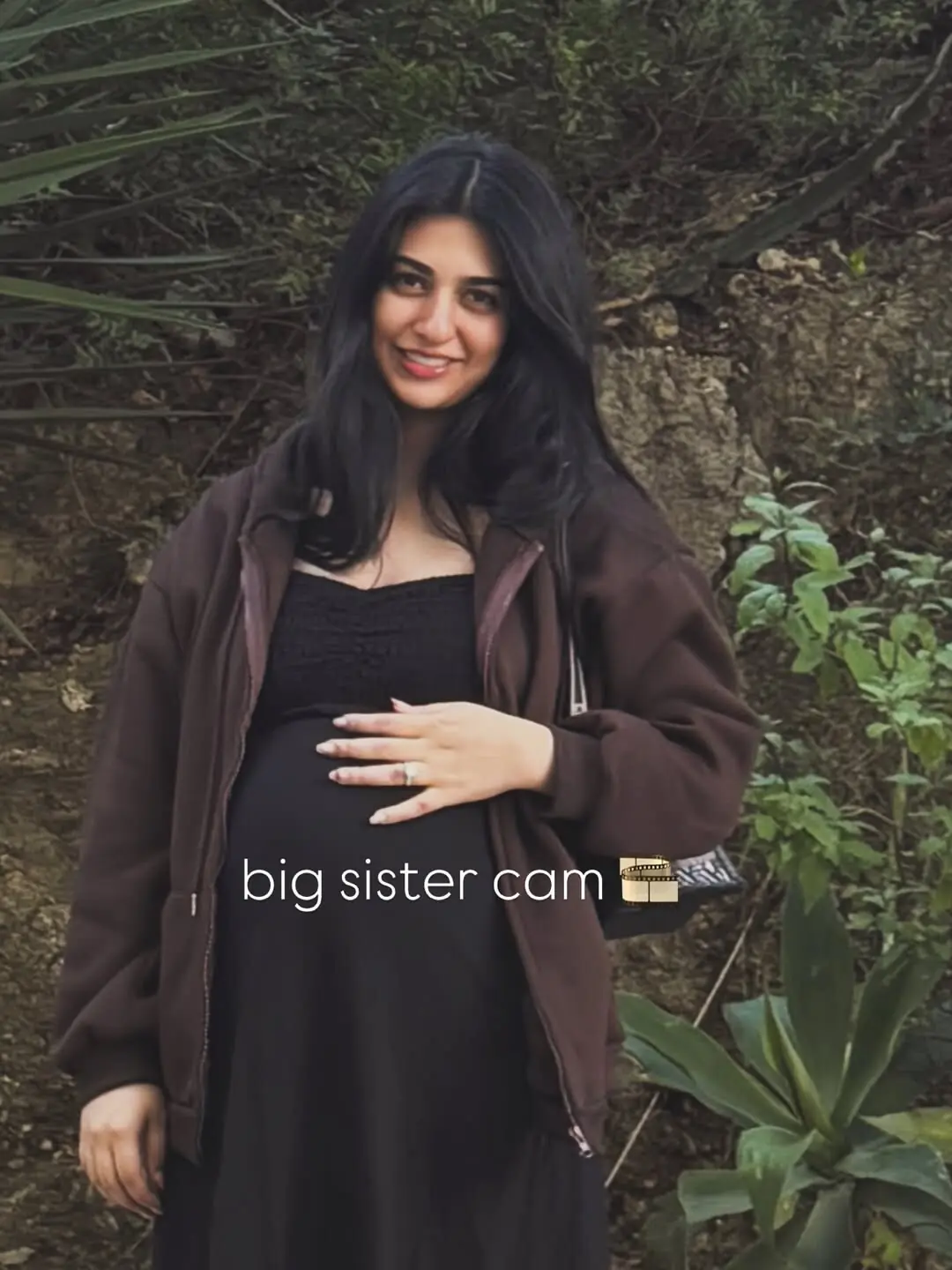 Sarah Khan shares glimpses into her pregnancy journey with her daughter Rania