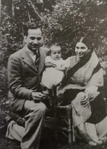 Muhammadi Begum with her husband and baby boy Anwer in Oxford in 1935 | Picture from the book