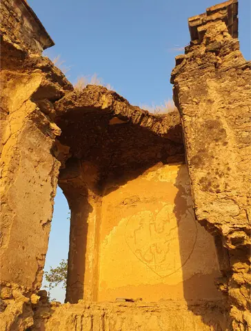 Years of neglect have left the tomb’s walls and roof severely deteriorated, threatening the structural integrity of the monument.