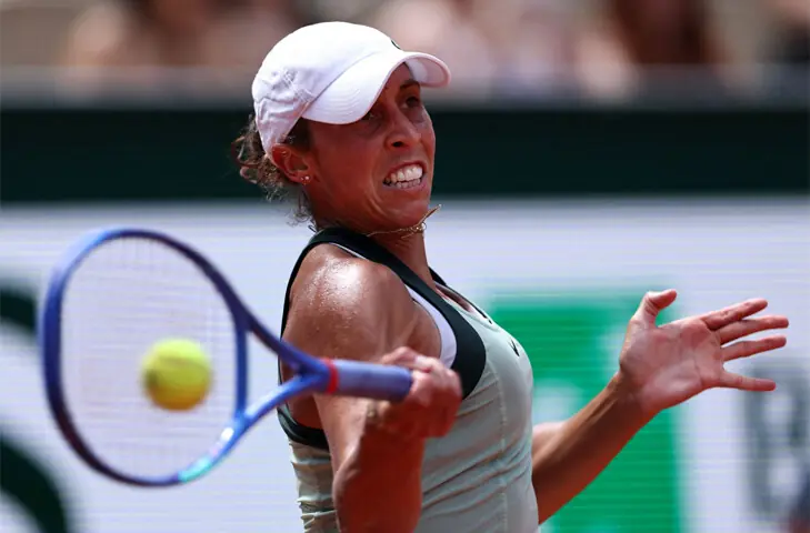 MADISON Keys of the US plays a forehand against Russia’s Diana Shnaider during their French Open fourth-round match at the Roland-Garros Complex on Monday.—AFP