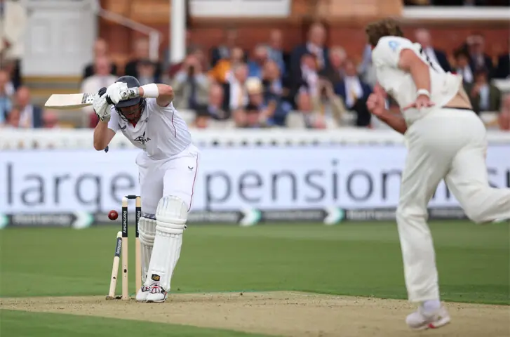  LONDON: England&rsquo;s Jamie Smith is cleaned up by New Zealand fast bowler Kyle Jamieson during the first Test at Lord&rsquo;s on Thursday.&mdash;Reuters 