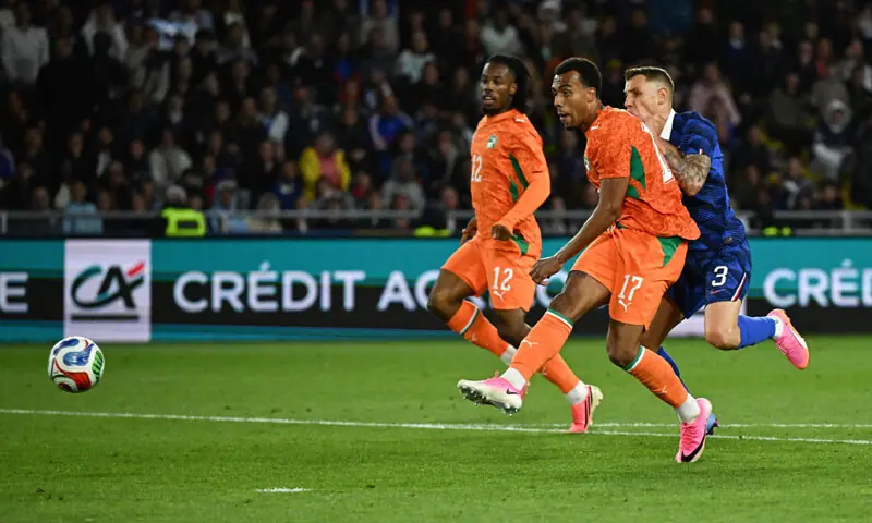  NANTES: Ivory Coast&rsquo;s Guela Doue shoots to score against France during their international friendly at the Stade de la Beaujoire.&mdash;AFP 