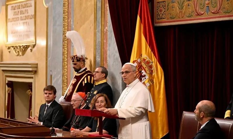 Pope urges action on ‘tragic drama’ of migration