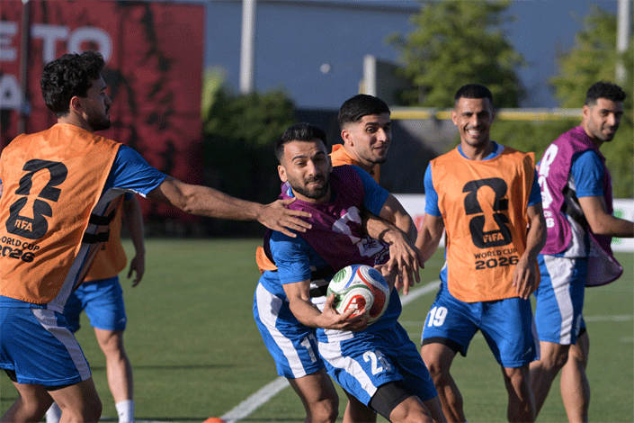 TIJUANA: Iran’s Amirmohammad Razaghinia (C) and team-mates take part in a training session.—AFP