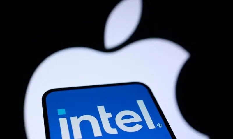 Trump says Apple to partner with Intel on US chip design, production