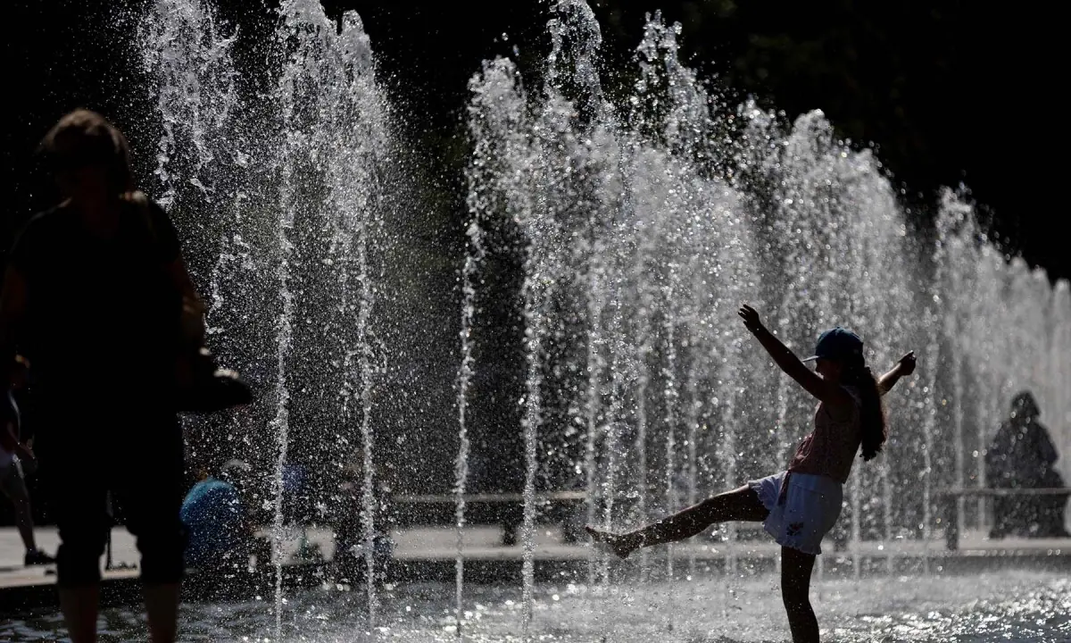 Europe swelters under heatwave, France restricts alcohol consumption