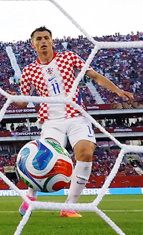   TORONTO: Croatia&rsquo;s Ante Budimir scores during the Group &lsquo;L match against Panama at the Toronto Stadium.&mdash;Reuters 