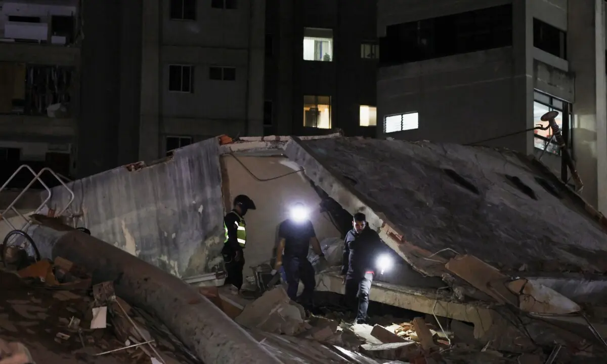 Rescue work underway after quakes rock Venezuela