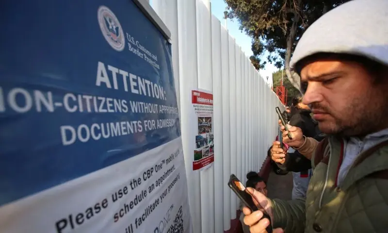 US Supreme Court sides with Trump in asylum-processing case