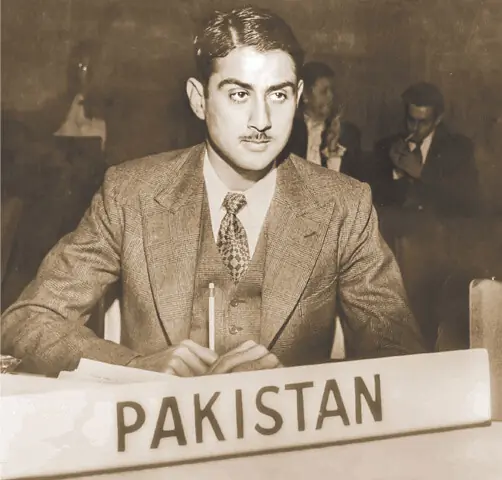  In attendance at the United Nations (UN) General Assembly meeting at New York&rsquo;s Lake Success, which served as the temporary headquarters for the  UN till 1951 | Lums Archive 