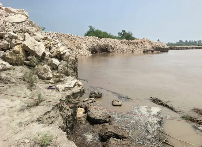 THE Moria Agani Loop Bund in Larkana needs strengthening on an emergency basis.&mdash;Dawn 