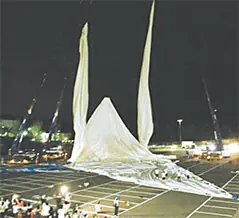 Largest origami crane with a wingspan of about 82 metres