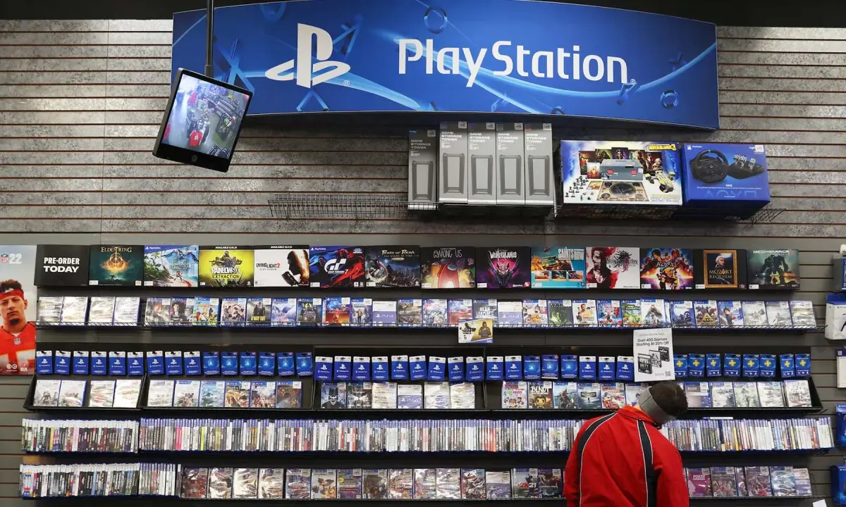 Digital pizzas? Corporations ridicule PlayStation over ending game disc production