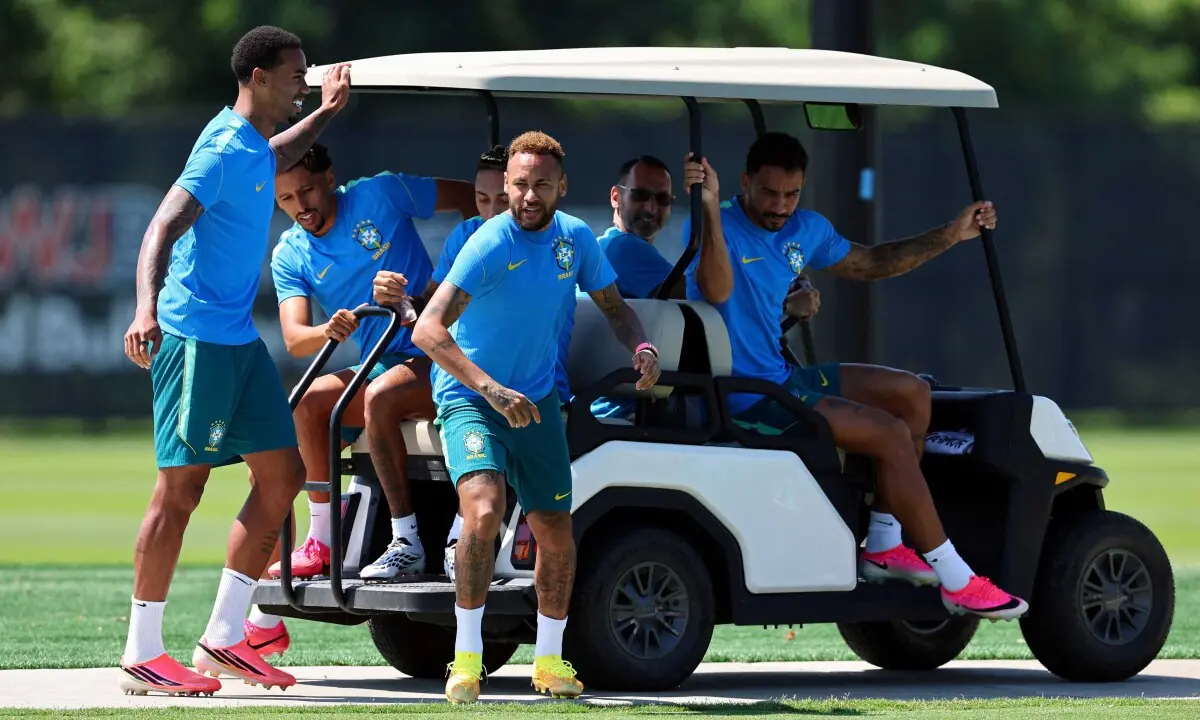 Brazil’s Neymar Jr. and team-mates arrive at training at Columbia Park in Morristown, New Jersey on July 4, 2026.—Reuters