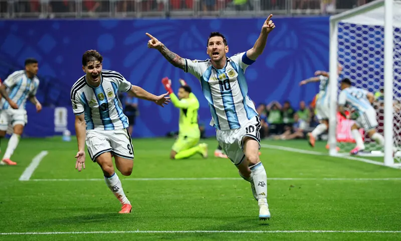 Atlanta: Lionel Messi celebrates scoring Argentina’s second goal against Egypt. In a nail-biting contest that saw Egypt leading the defending champions 2-0, Messi’s men made an astonishing comeback, scoring three goals in the final minutes to deny Mo Salah’s team a spot in the FIFA World Cup quarterfinals.—Reuters