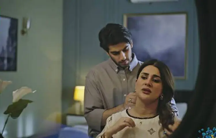Shuja Asad as Salman and Kubra Khan as Dr Sania