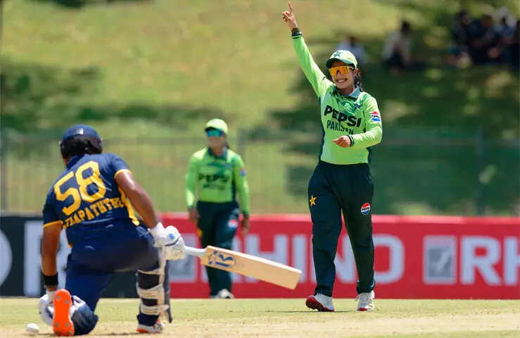  HAMBANTOTA: Pakistan spinner Nashra Sandhu celebrates dismissing Sri Lankan captain Chamari Athapaththu during their first ODI at the Mahinda Rajapaksa International Cricket Stadium on Thursday.&mdash;Courtesy PCB 