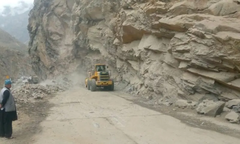 Multiple areas in GB remain cut off after flash floods, Glofs wash away access routes