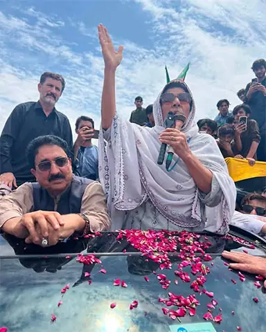 Aleema Khan addresses party workers in Battagram on Sunday. — Dawn