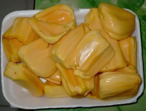 Cleaned and peeled jackfruit