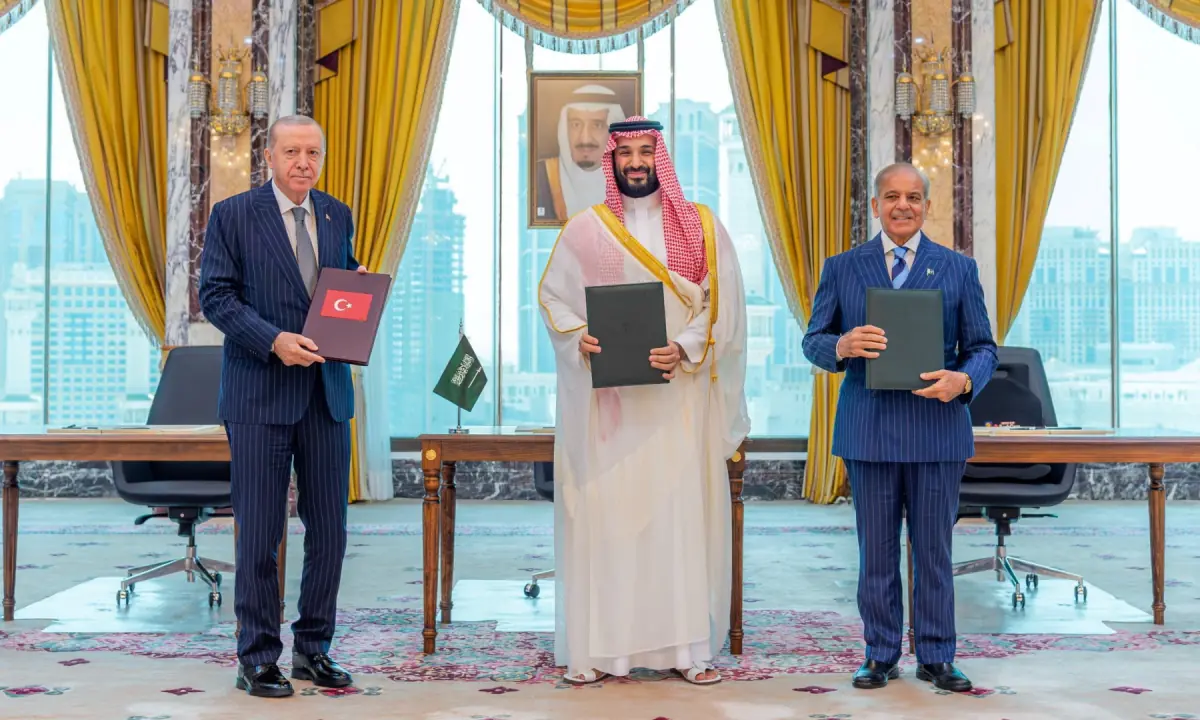 Pakistan, Saudi Arabia, Turkiye sign tripartite defence agreement in Makkah