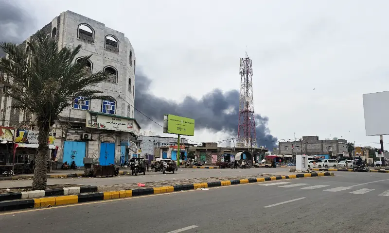  Smoke rises during Houthi missile and drone strikes on the Red Sea port city of Mocha, Yemen, August 9, 2026. &mdash; Reuters 