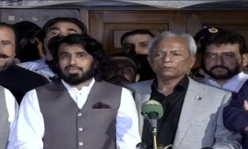 Goods transporters postpone strike for 40 days in ‘broader national interest’