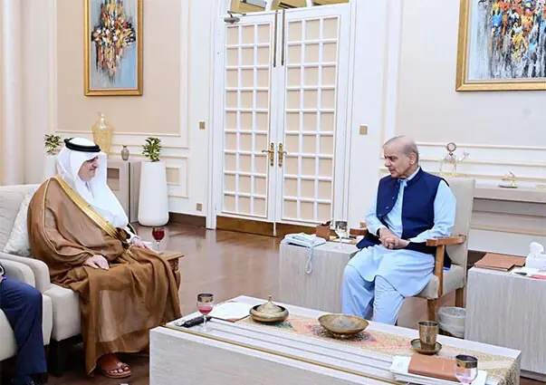 ISLAMABAD: Outgoing Saudi envoy Nawaf bin Said Al-Malki pays a farewell call on PM Shehbaz Sharif.—APP
