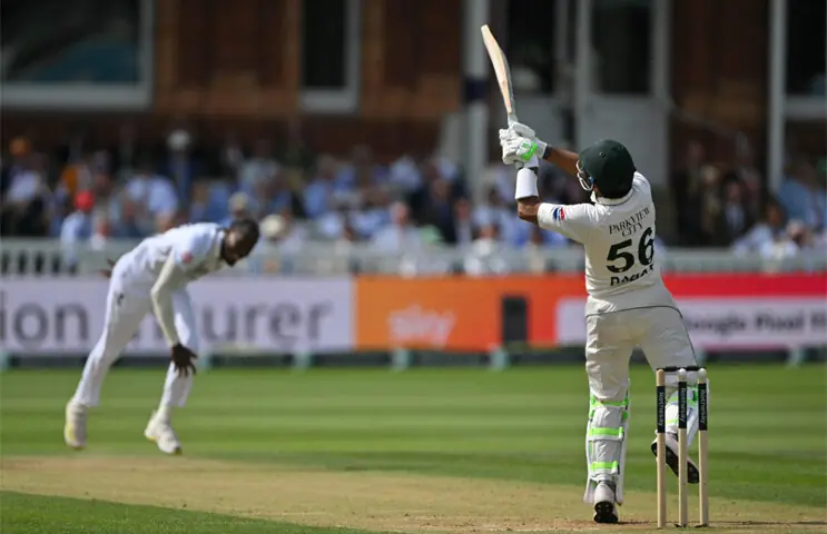 LONDON: Pakistan captain Babar Azam fails to control a short ball from England pacer Jofra Archer before getting caught out during their second Test at Lord’s on Sunday.—AFP