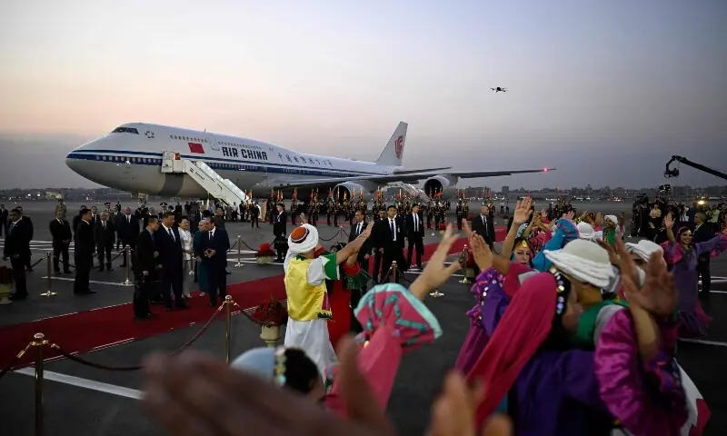 China’s President Xi Jinping (center L) along with his Egyptian counterpart Abdel Fattah al-Sisi and their wives Peng Liyuan and Entissar Amer watch Egyptian artists performing during a welcome ceremony at the Cairo International Airport on September 1, 2026. —AFP/File