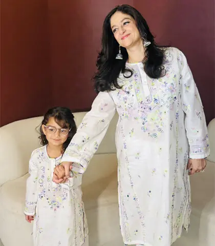    Nadia Jamil and her daughter Nur   