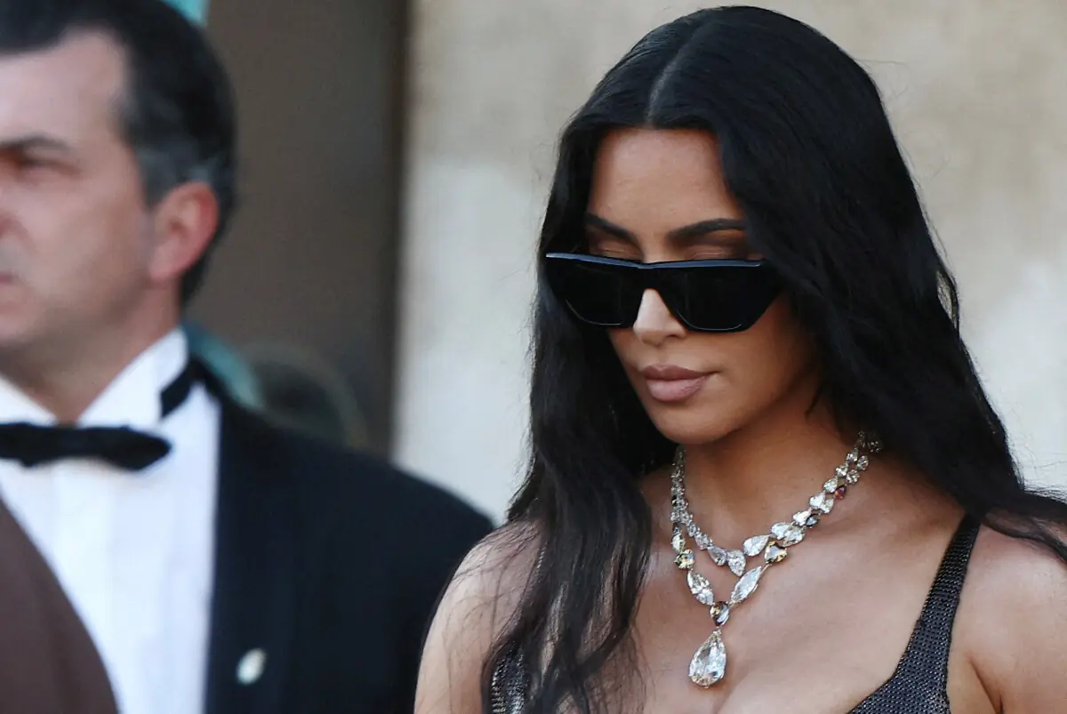 Kim Kardashian gets &euro;1 in damages over 2016 Paris jewel heist