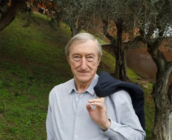   Julian Barnes | Instagram  