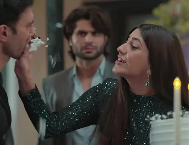 Rubab&rsquo;s (Naeema Butt) reaction after she finds out that Adeel  (Emmad Irfani) is cheating on her with her best friend Natasha  (Areej Chaudhary, below) in Kabhi Main Kabhi Tum 