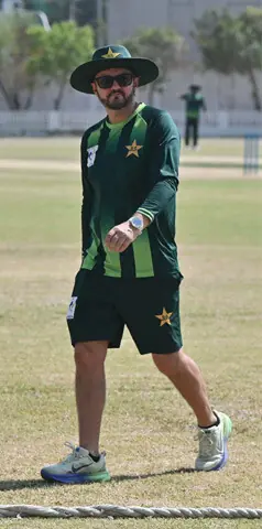 KARACHI: Pakistan head coach Mike Hesson arrives for a media talk at the National Bank Stadium on Wednesday.—AFP
