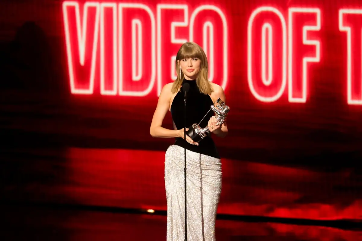 Taylor Swift sets record for most VMA wins