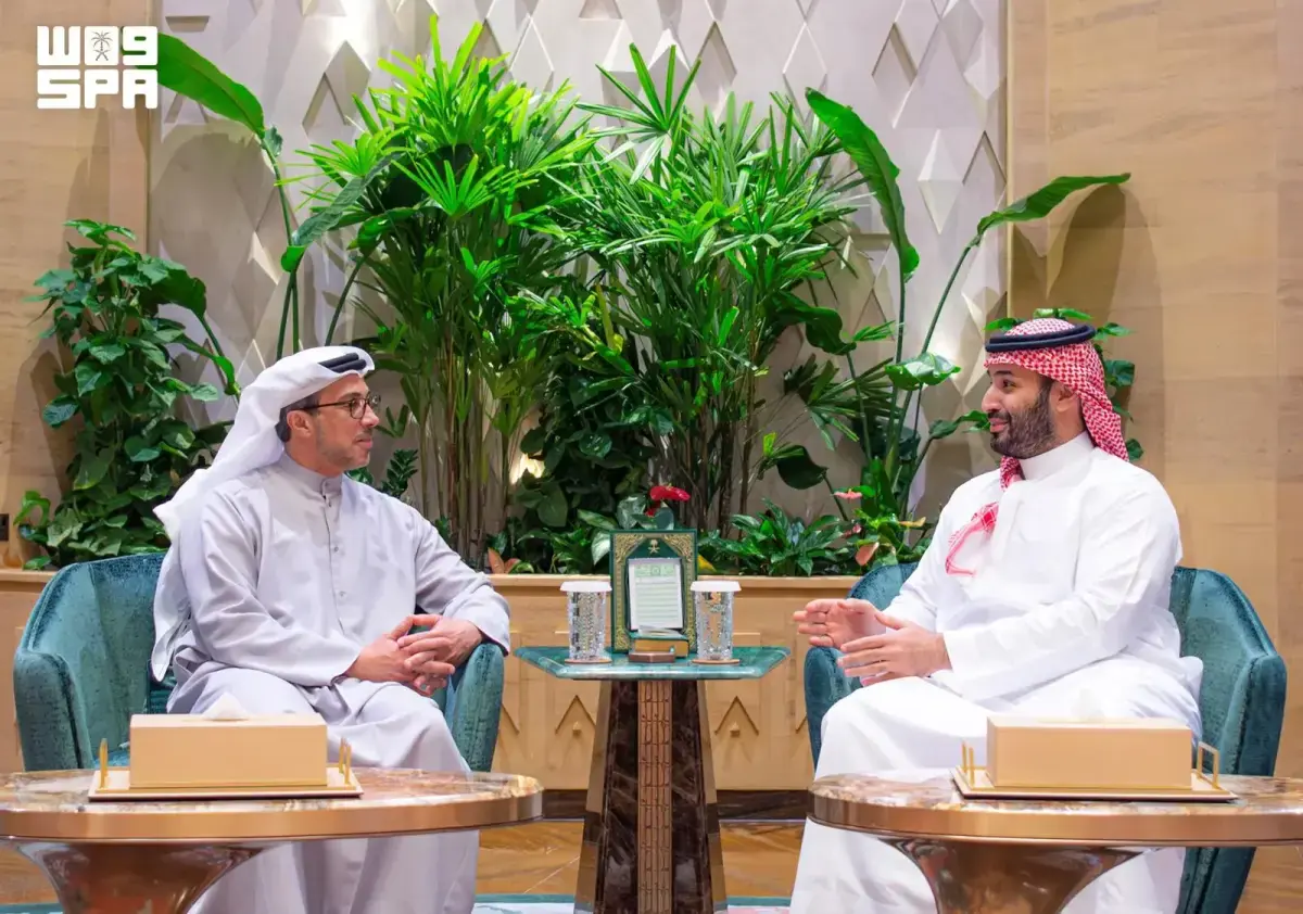 Saudi leader Crown Prince Mohammed bin Salman (R) in a meeting with UAE Vice President Sheikh Mansour bin Zayed Al Nahyan (L) in Riyadh on Sept 29. — Saudi Press Agency