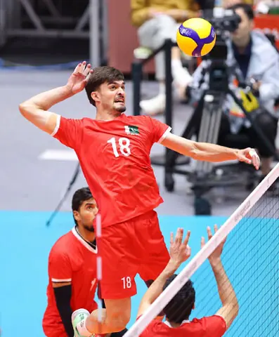 NAGOYA: Players in action during the Asian Games volleyball semi-final between Pakistan and Iran at the Okazaki Chuo Sogo Park Gymnasium on Friday. —Courtesy Asian Volleyball Confederation