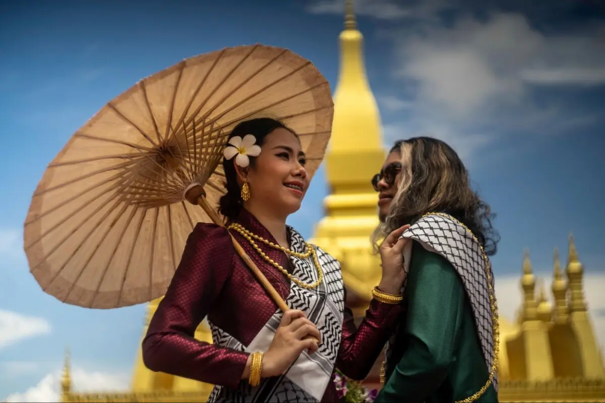 Textile weavers in Laos craft silk keffiyehs to raise funds for Palestine