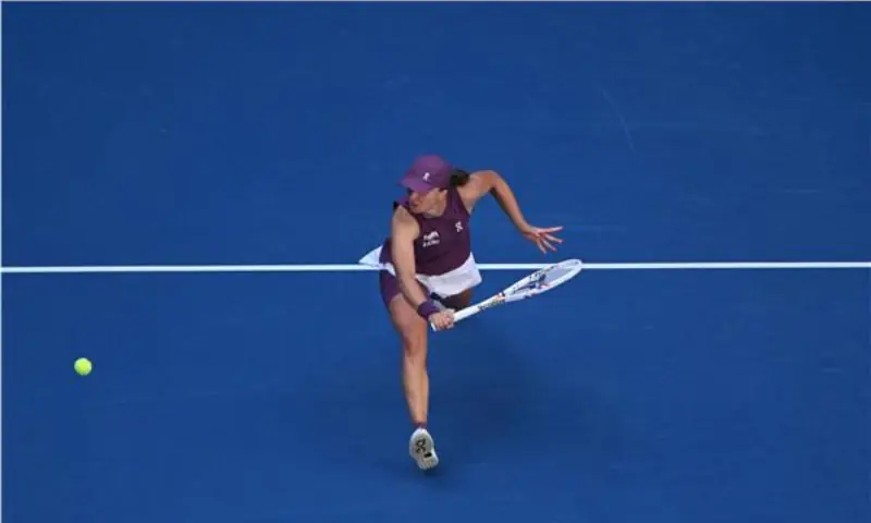 Swiatek, Zheng survive three-set tests in China Open third round