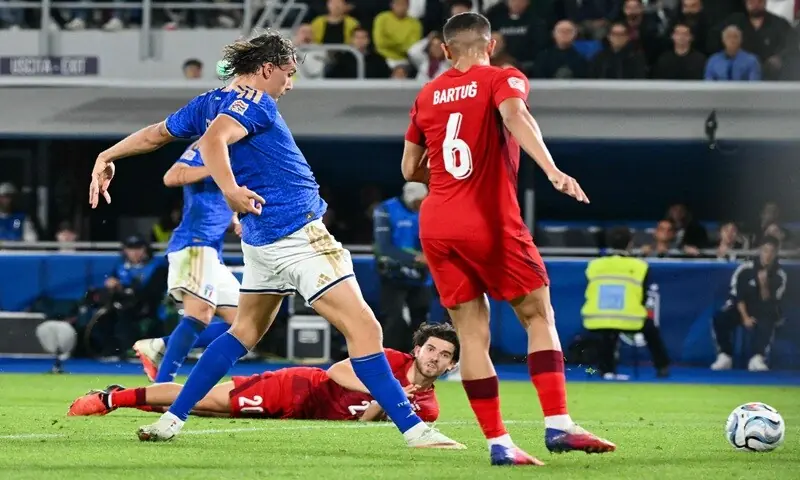 Italy’s Francesco Pio Esposito (L) shoots to score against Turkiye during their UEFA Nations League (League A, Group A1) match at the Renato Dall’Ara Stadium in Bologna, Italy, on October 5, 2026. —AFP